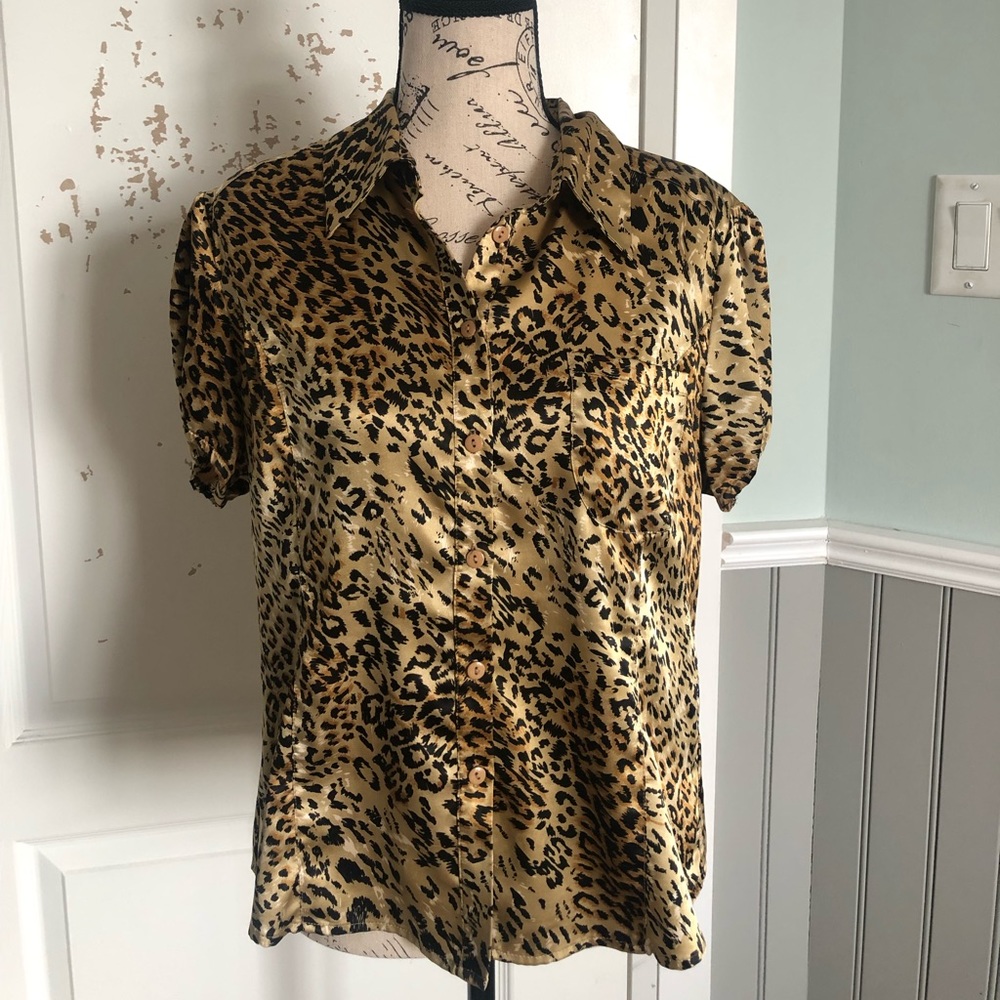 Suzy shier cheetah print silk t-shirt blouse
